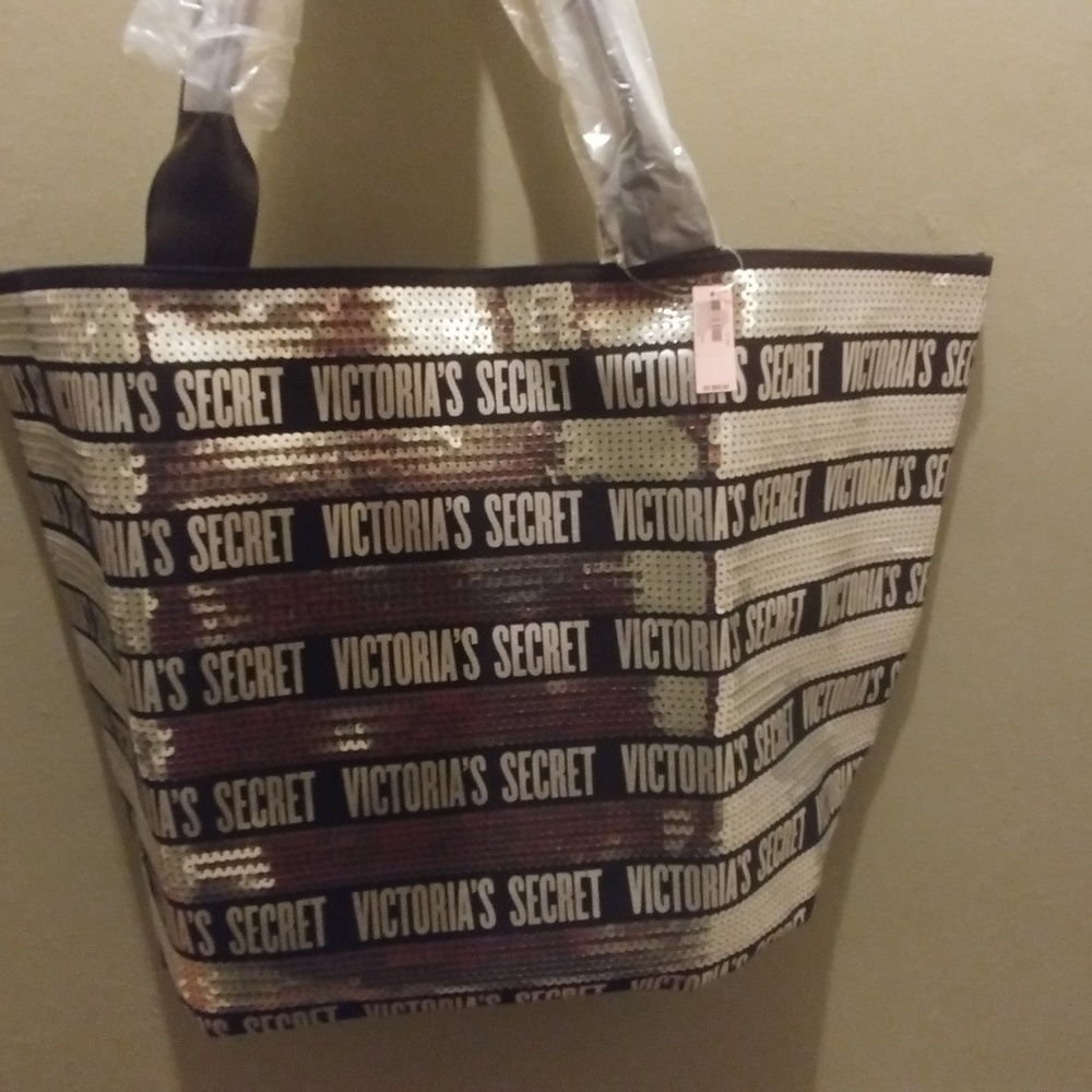 VICTORIAS SECRET  🍷